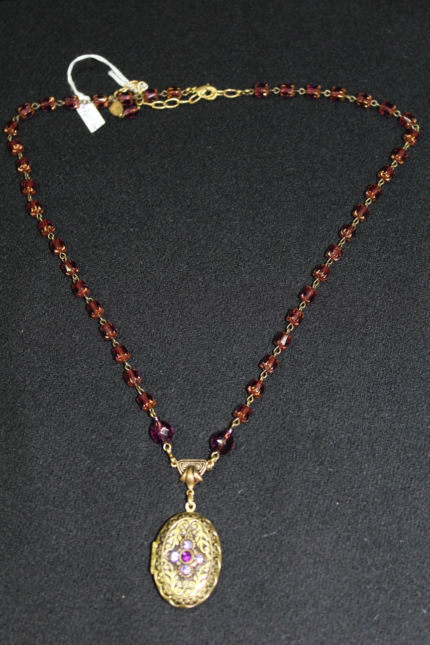 Collar Morado