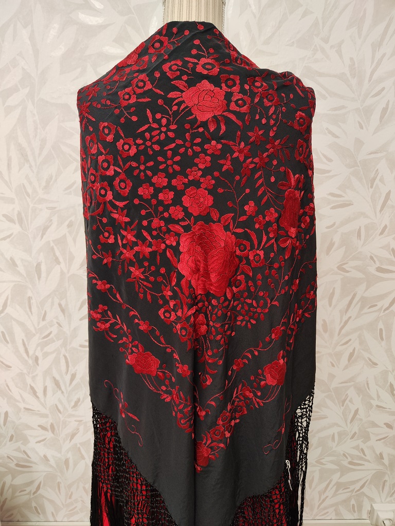 Mantón de Seda Negro/Granate